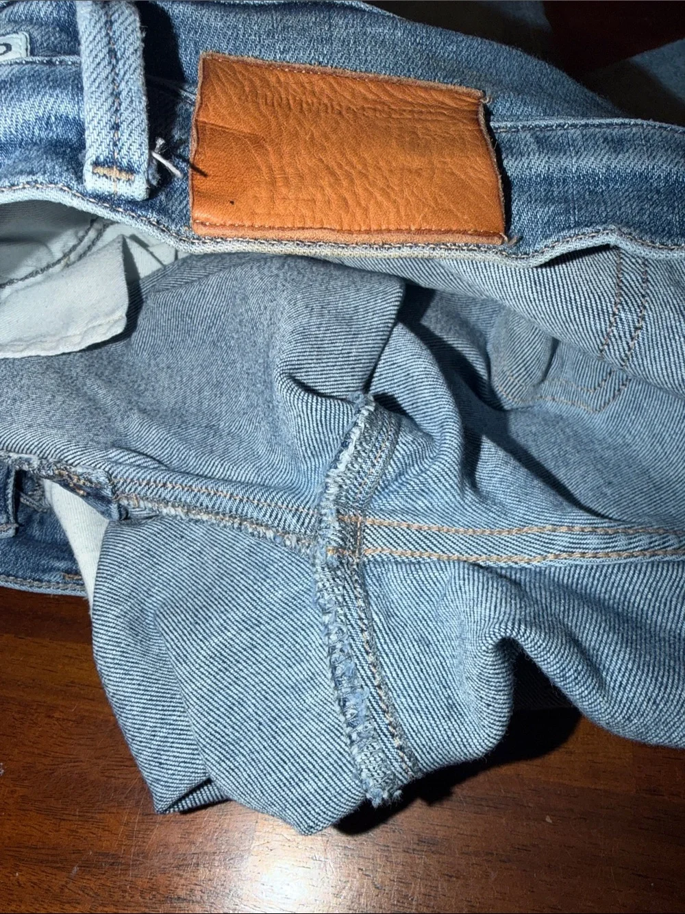 Citizens of Humanity Rocket Ankle Medium Blue Wash Distressed jeans. Size 27.